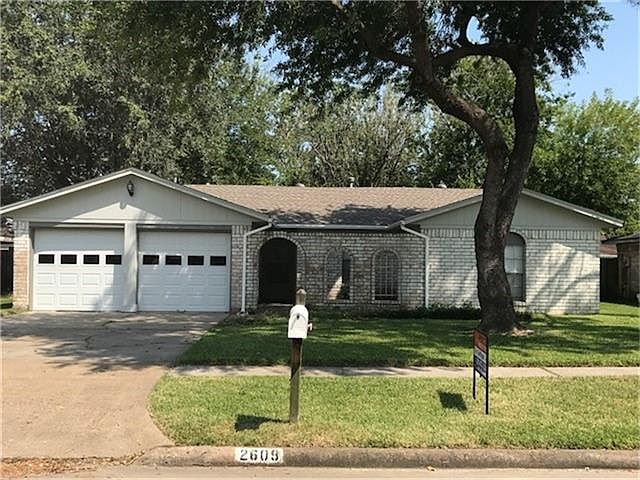 1st image of 2609 Henderson Ln