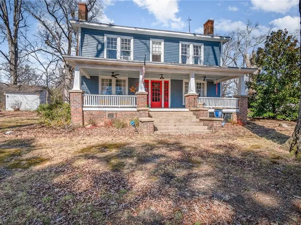 1108 Trinity St, Thomasville, NC 27360