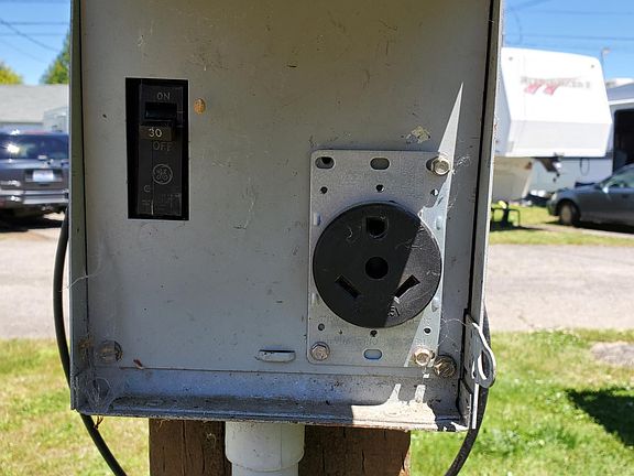 2nd image of 1907 Olympic Hwy N Trailer 10