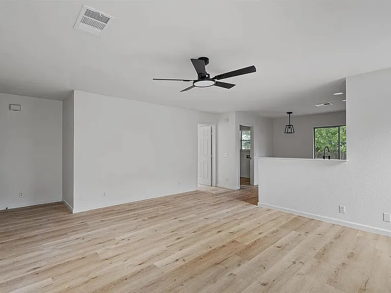 17129 Hamilton Point Cir — Photo 1