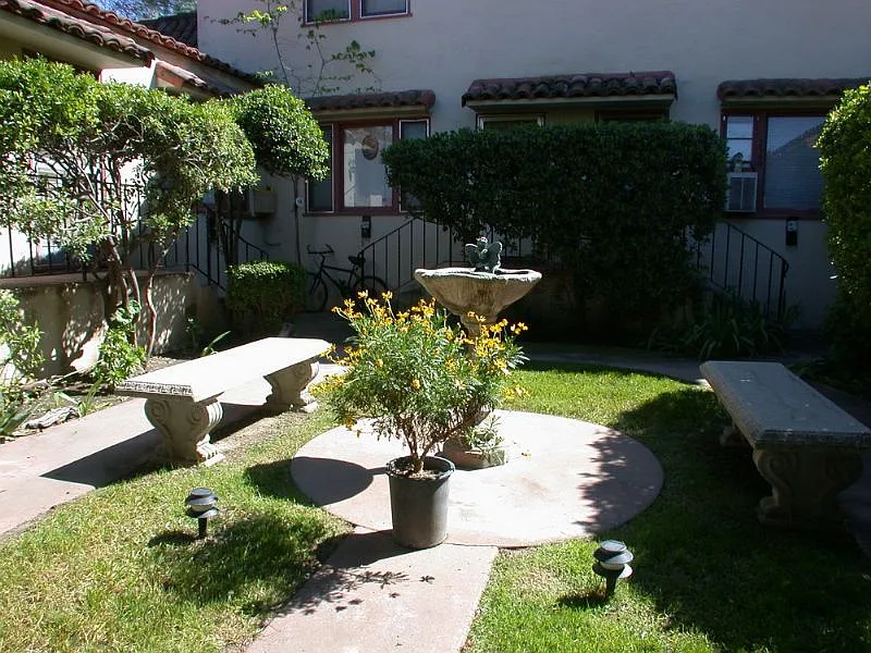 2553 College Ave photo 1