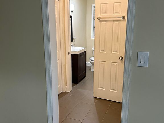 4th image of 4507 Avondale St APT 203