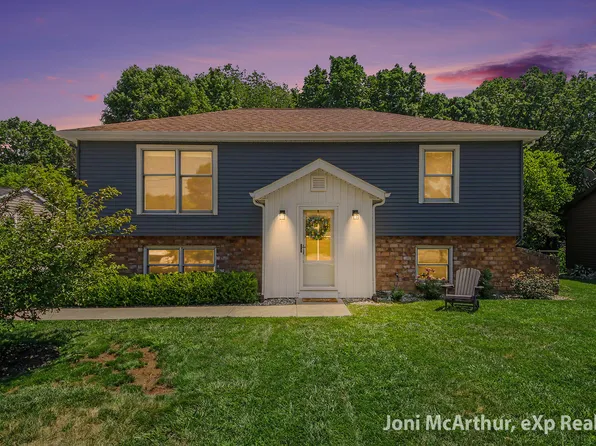 238 Childsdale Ave NE, Rockford, MI 49341