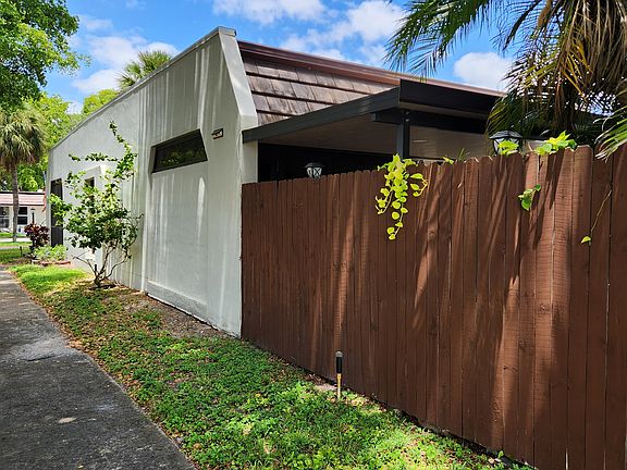 3rd image of 13901 Crooked Palm Pl