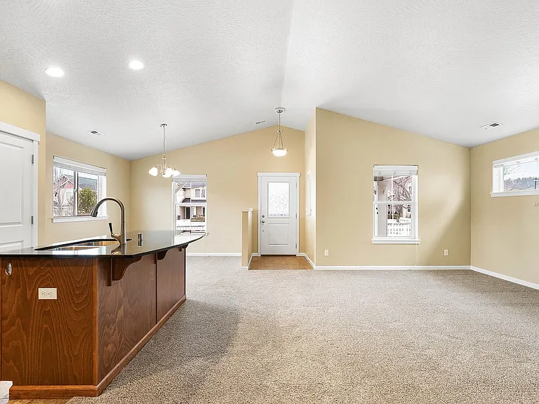 2121 N Country Vista Blvd — Photo 10