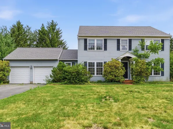 6 Abby Dr, Lawrence Township, NJ 08648