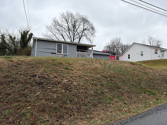 3rd image of 1396 Ridgecrest Ave