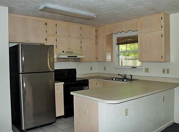 5th image of 2369 Foster Ct