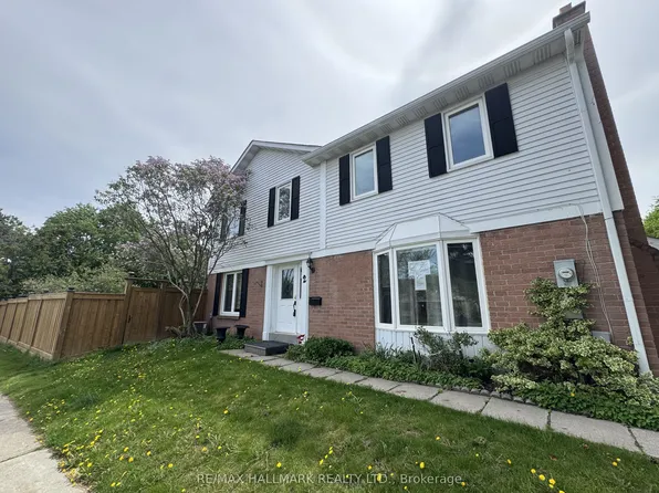 2 Mangrove Rd, Brampton, ON L6S 3Y1