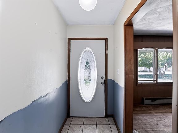 3rd image of 205 Cedar Ave