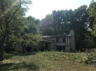 7235 Vinewood Ln N, Maple Grove, MN 55311