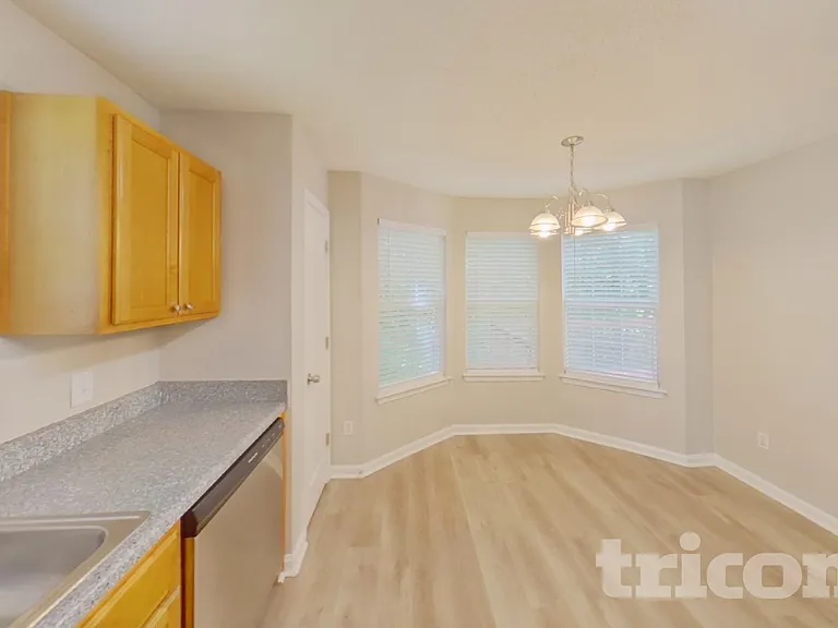 4430 Reserve Hill Xing — Photo 5