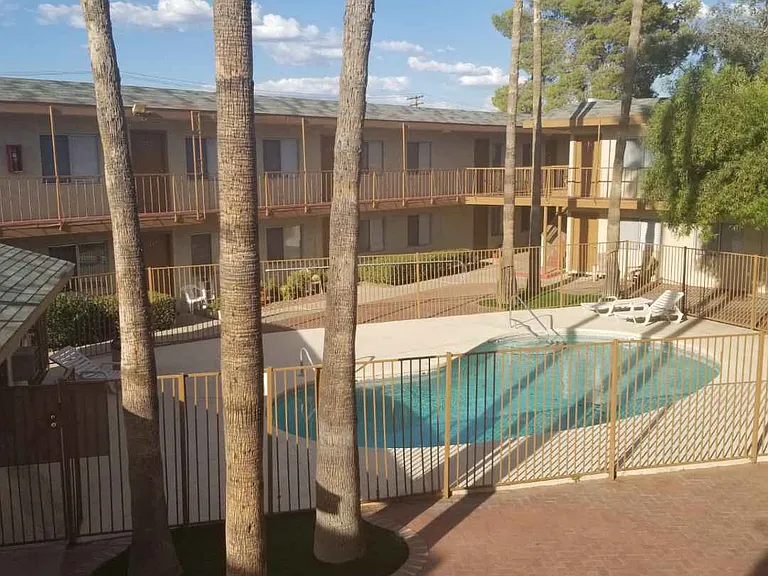 Rosemont Garden Apartments — Photo 4