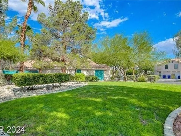8075 Teresita Ave — Photo 3