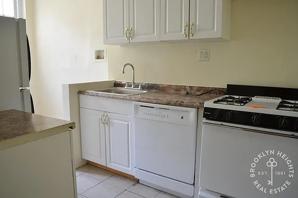 Rented by Brooklyn Heights Real Estate Inc | media 53