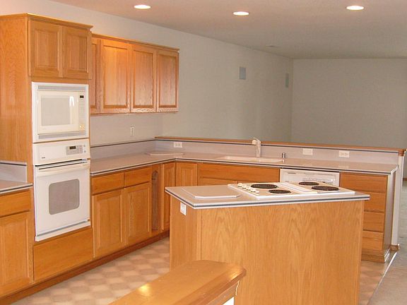 2nd image of 6604 NE 72nd Cir