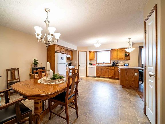 5th image of 2608A 11th Ave