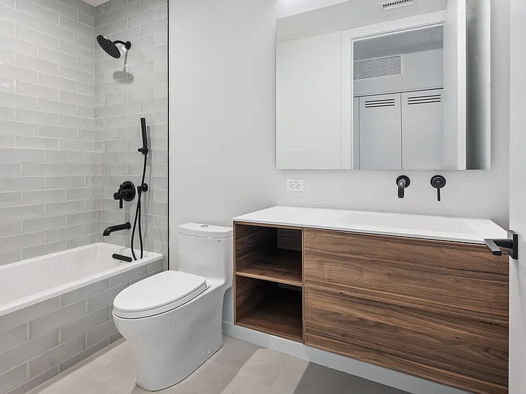 15 N Elizabeth St #201 — Photo 13