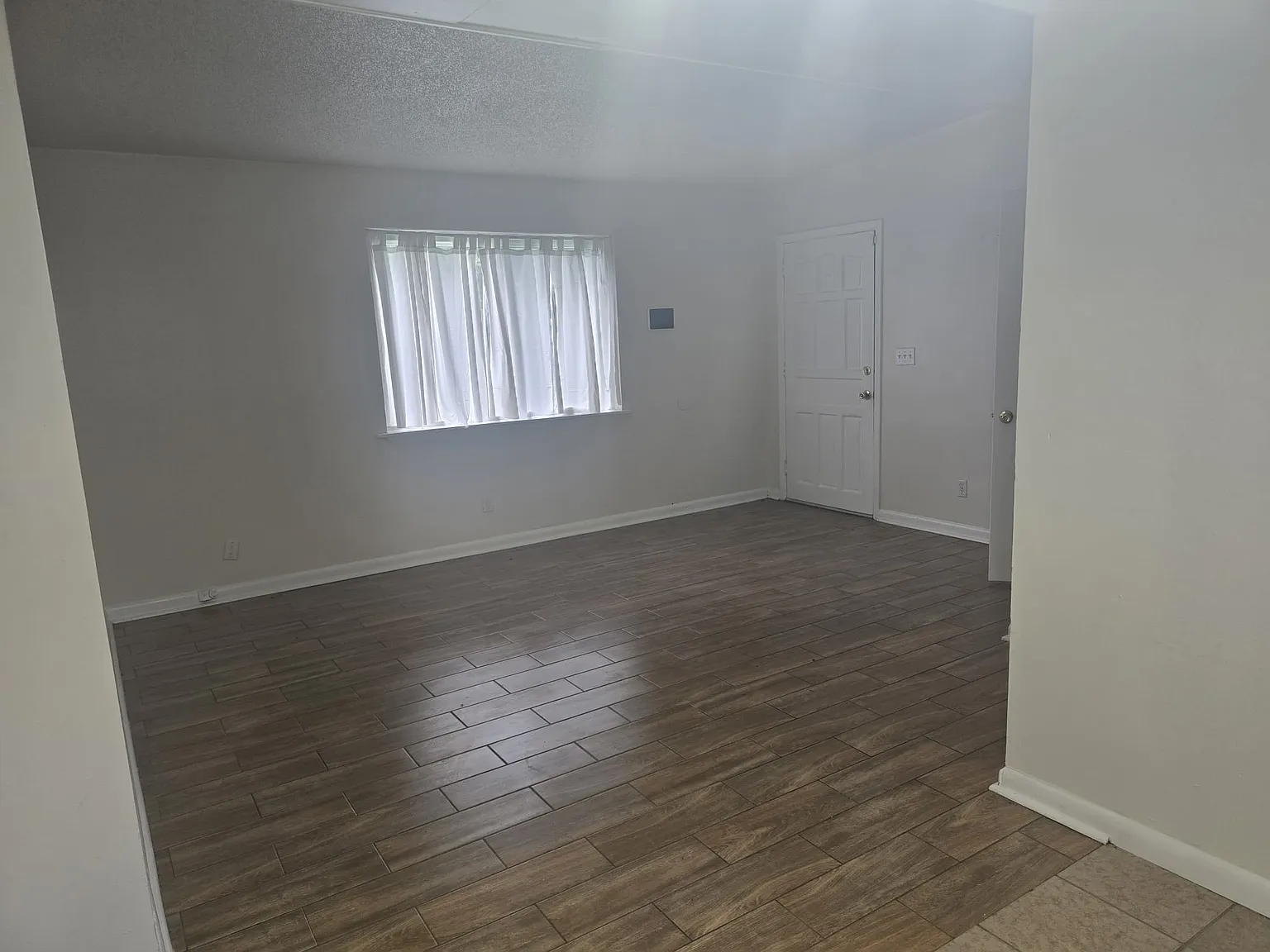 3 bed, 1326 sqft, $1,650 — Photo 1
