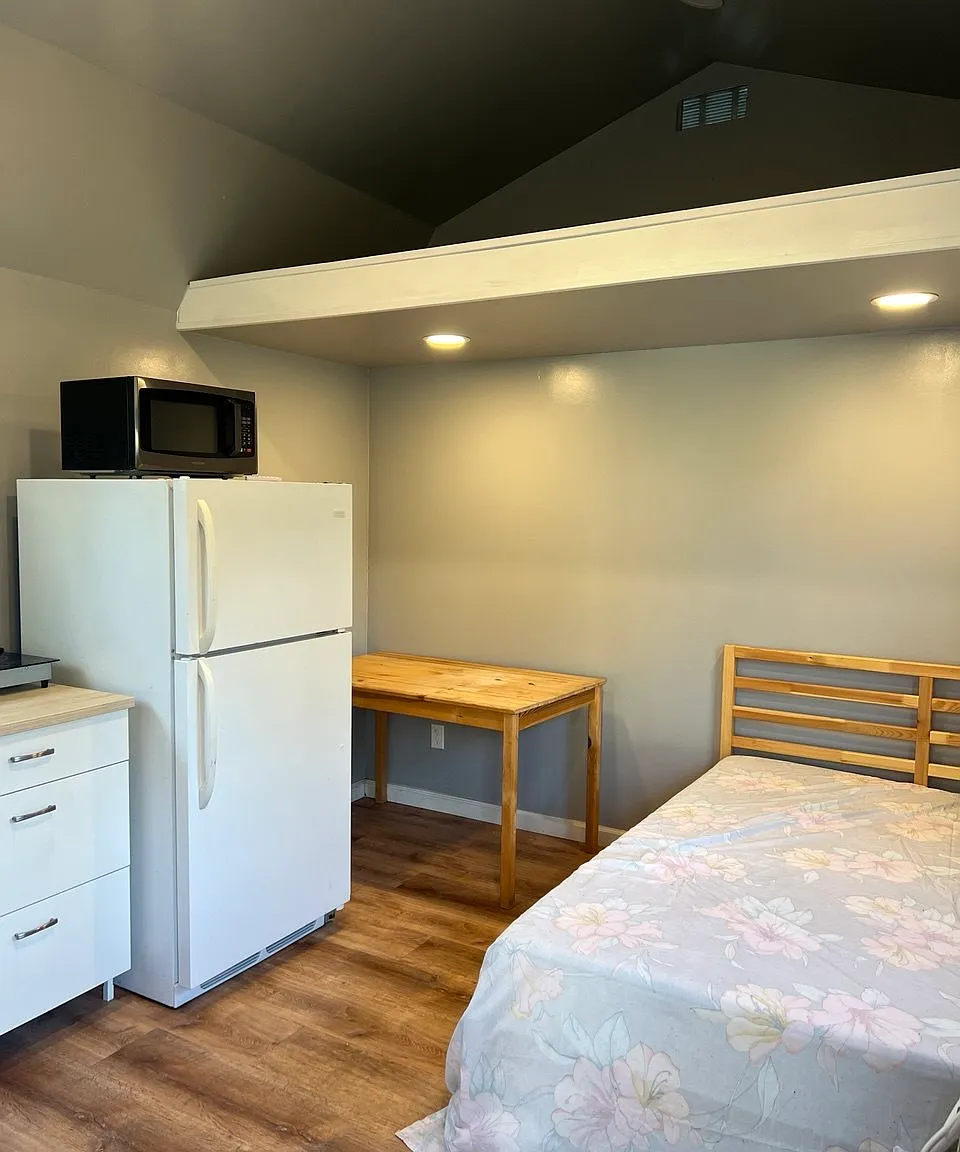 1 bed, 300 sqft, $1,500 — Photo 2