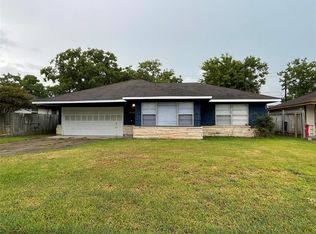 810 W 9th St, Freeport, TX 77541