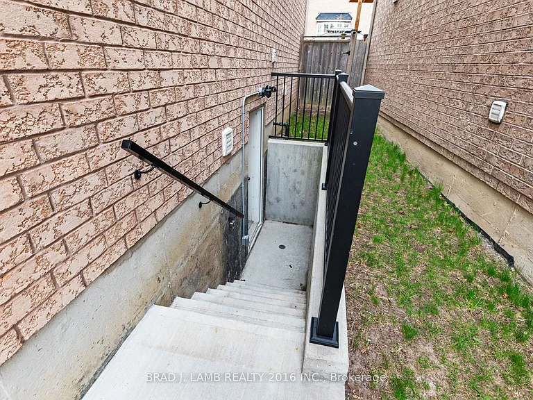 3 Hearson St #BASEMENT — Photo 5
