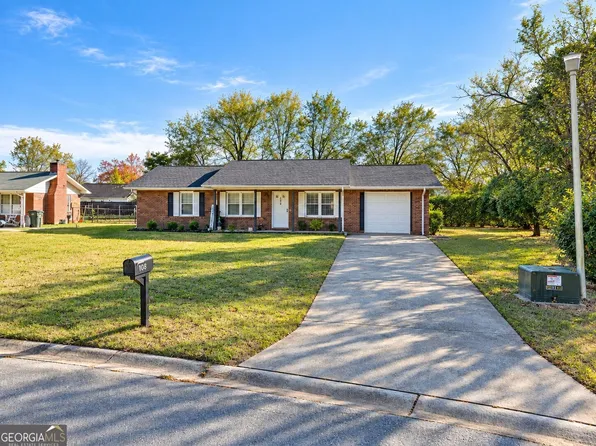 108 Lancelot Ct, Warner Robins, GA 31093