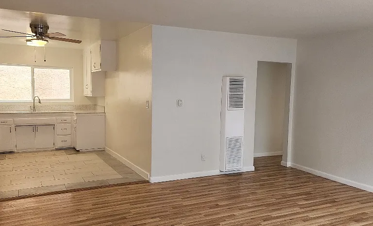 344 Penn St #B — Photo 13
