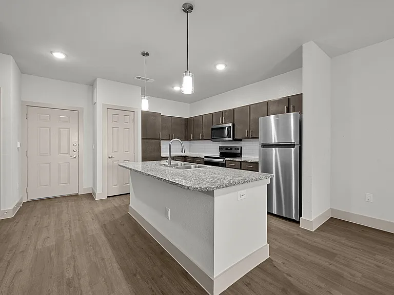 Grand at Cibolo — Photo 36