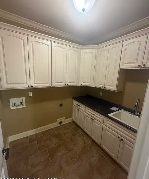 242 Huntington Holw — Photo 17