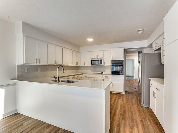 2nd image of 2118 Trellis Pl