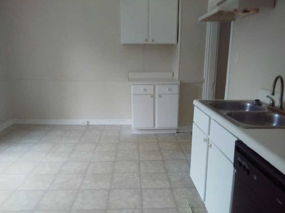 3rd image of 2203 Bradshaw Garden Rd