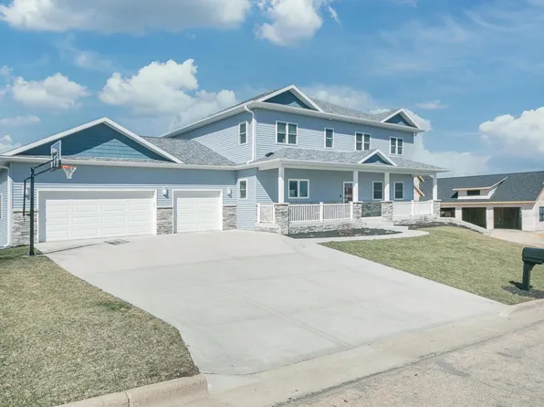 312 Prairie Hills Drive, Dodgeville, WI 53533