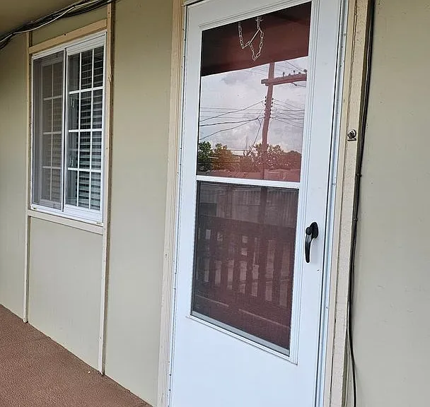 Colonial Terrace — Photo 13