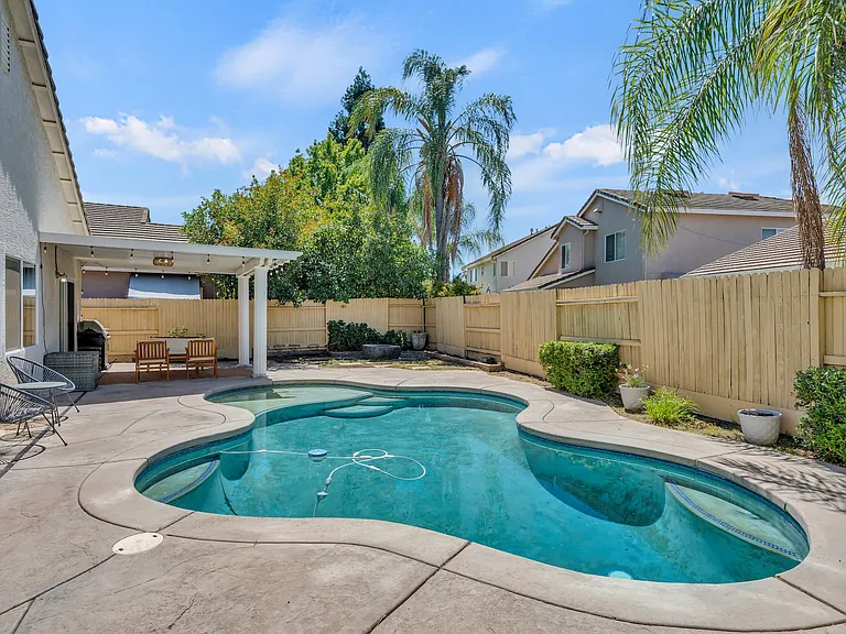 9504 Clear Springs Cir — Photo 3