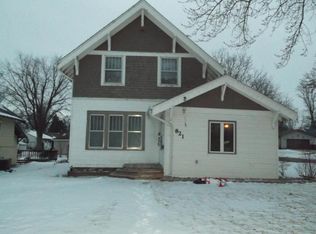821 N Park St, Watertown, SD 57201