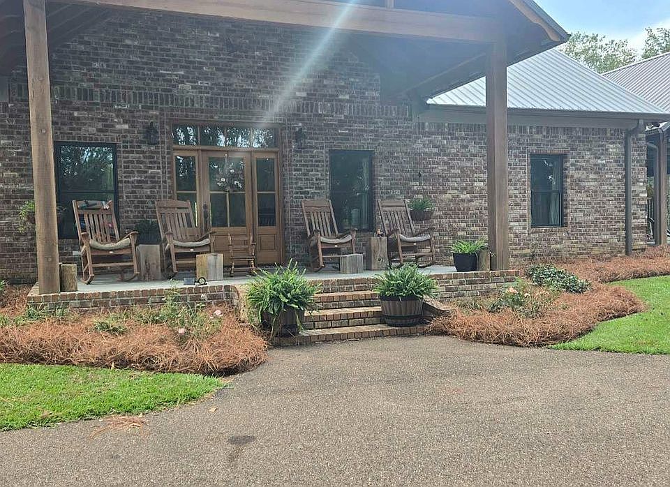 1st image of 225 Coats Rd