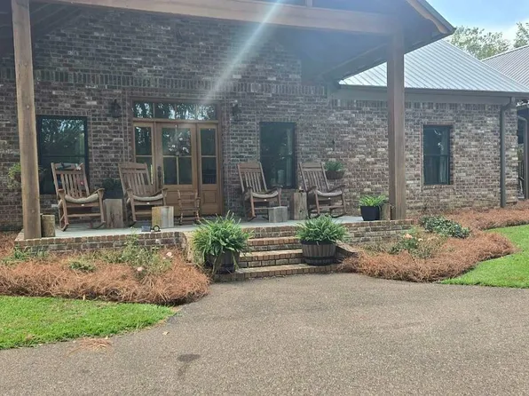 225 Coats Rd, Mount Olive, MS 39119