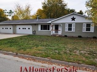 112 Kayle Dr, Manchester, IA 52057