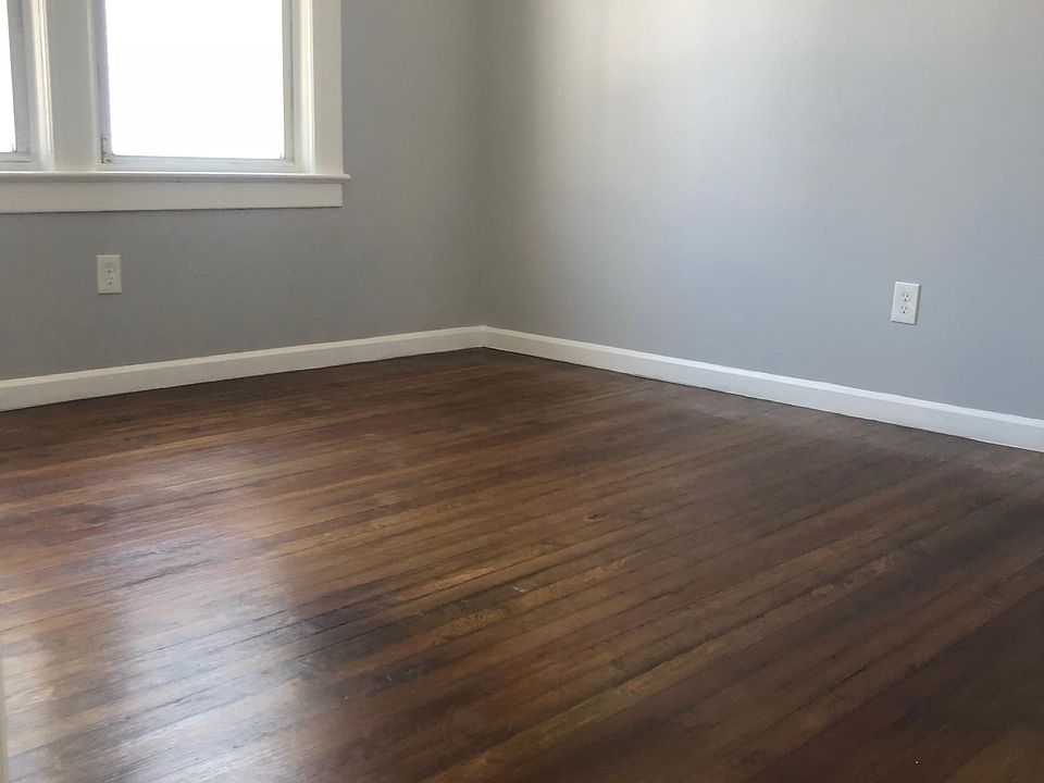 2nd image of 243 Bayview Ave #2