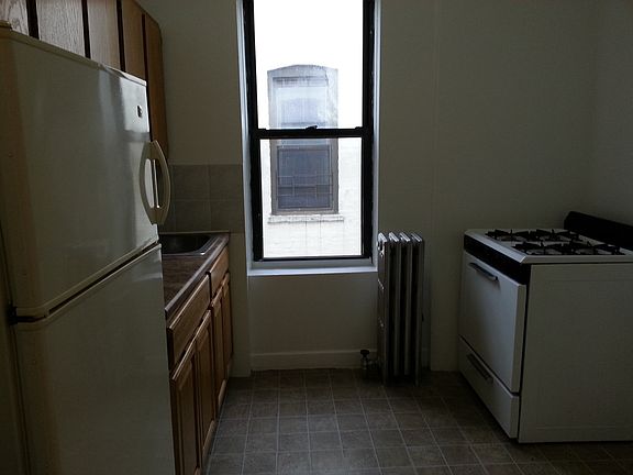 3rd image of 3118 34th St APT 14