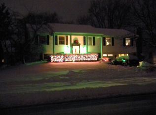 381 Burnt Ember Ln, Buffalo Grove, IL 60089