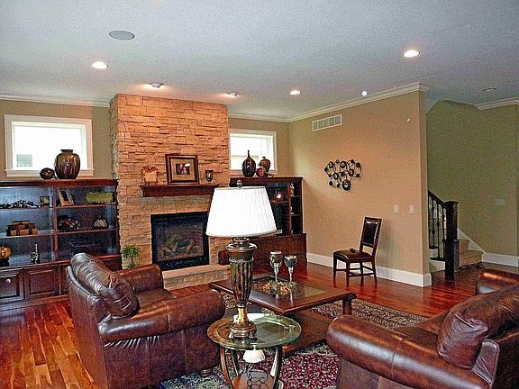 4th image of 2635 Nathan Ln N