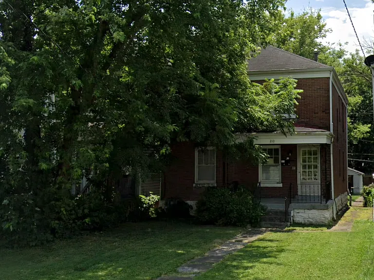 210 W Collins Ct #2 — Photo 1