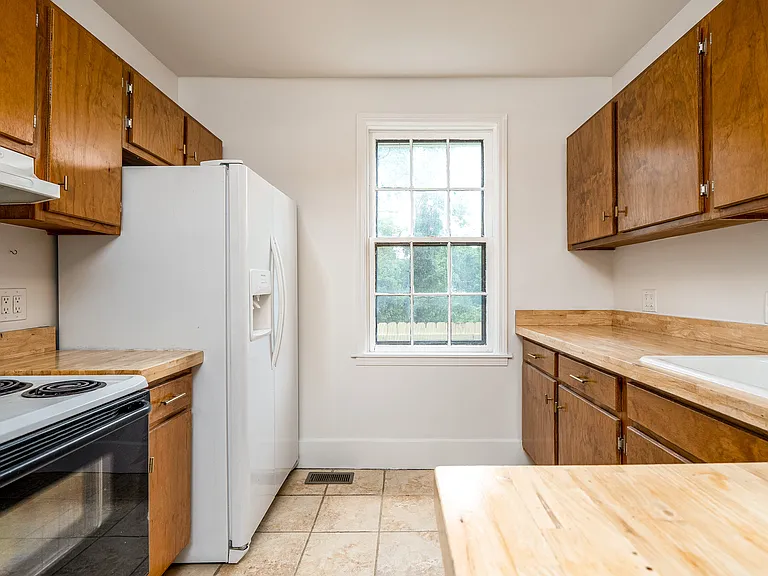 1309 Maxey Ln — Photo 14