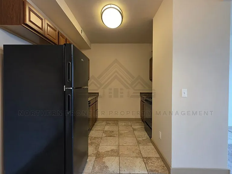 1410 S College Ave — Photo 25