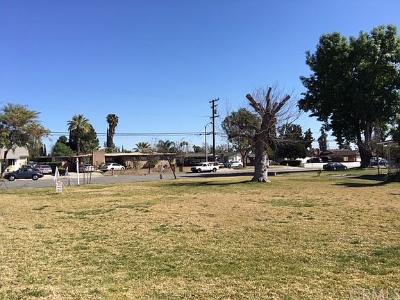 3rd image of 2040 S San Antonio Ave