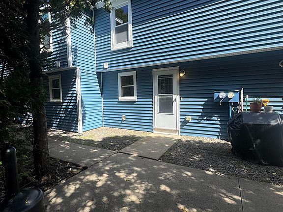 2nd image of 59 Stonegate Ln