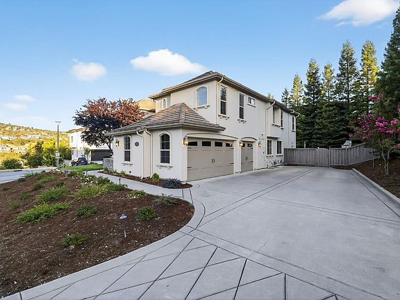 2nd image of 708 Misty Ridge Cir