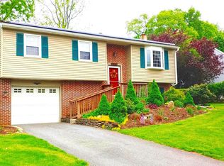 8 Myrtle Wood Ct, Lancaster, PA